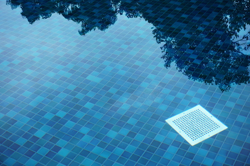 ¿Cómo funciona la arena de los filtros de piscina?